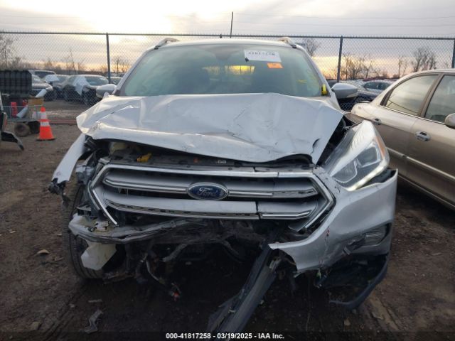 1FMCU9JD4HUD07761 Ford Escape Titanium