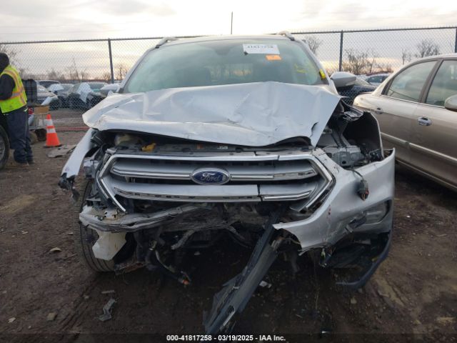 1FMCU9JD4HUD07761 Ford Escape Titanium
