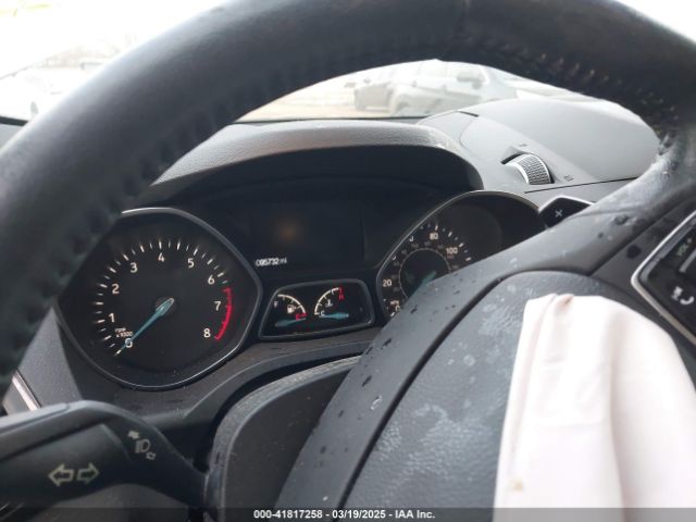 1FMCU9JD4HUD07761 Ford Escape Titanium