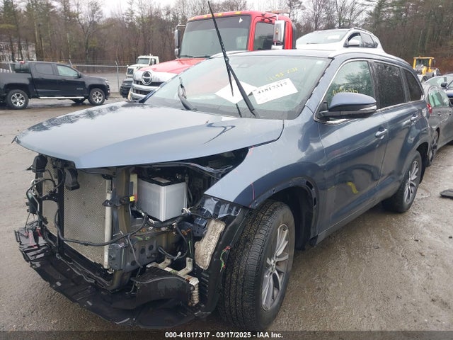 5TDJZRFH1KS959015 Toyota Highlander Xle