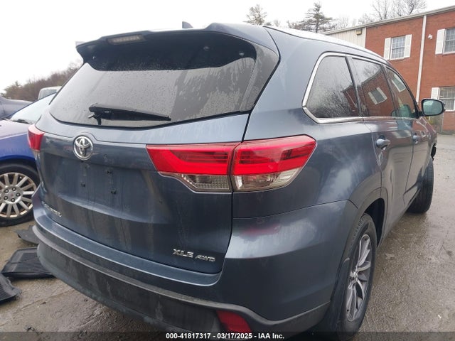 5TDJZRFH1KS959015 Toyota Highlander Xle