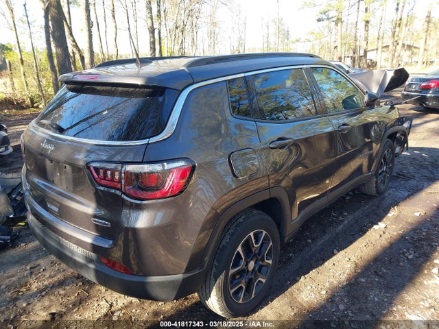 3C4NJDBB8NT124794 Jeep Compass Latitude 4x4