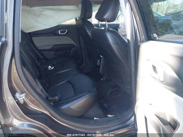 3C4NJDBB8NT124794 Jeep Compass Latitude 4x4