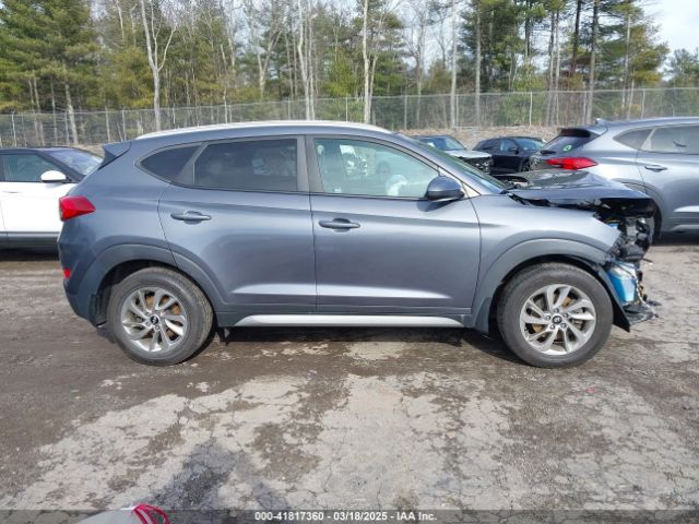 KM8J3CA45HU288936 Hyundai TUCSON SE