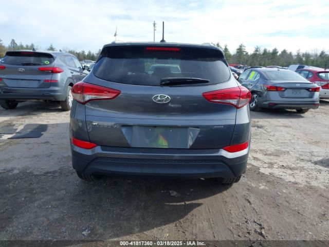 KM8J3CA45HU288936 Hyundai TUCSON SE