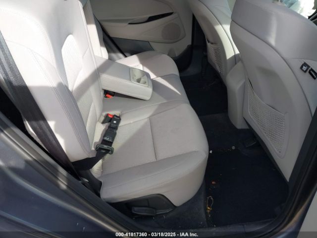 KM8J3CA45HU288936 Hyundai TUCSON SE