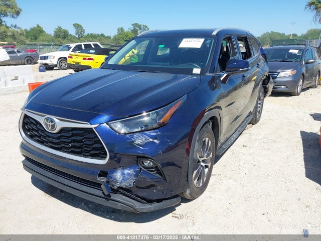 5TDGZRAH3NS555445 Toyota Highlander Xle
