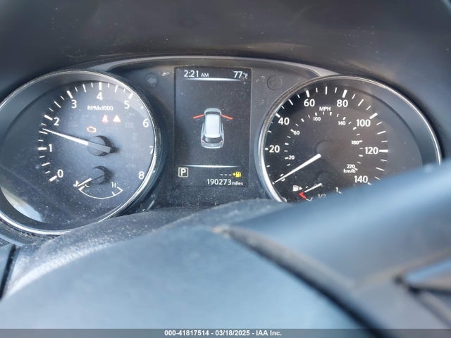 KNMAT2MV6HP597624 Nissan ROGUE SV