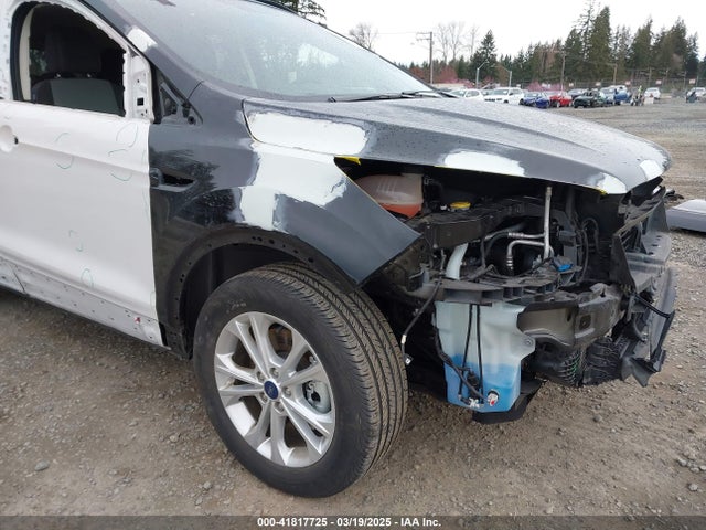 1FMCU9G91HUE97912 Ford ESCAPE SE