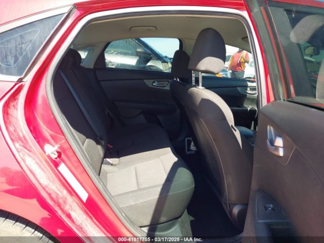 3KPF24AD9ME330665 KIA Forte Lxs