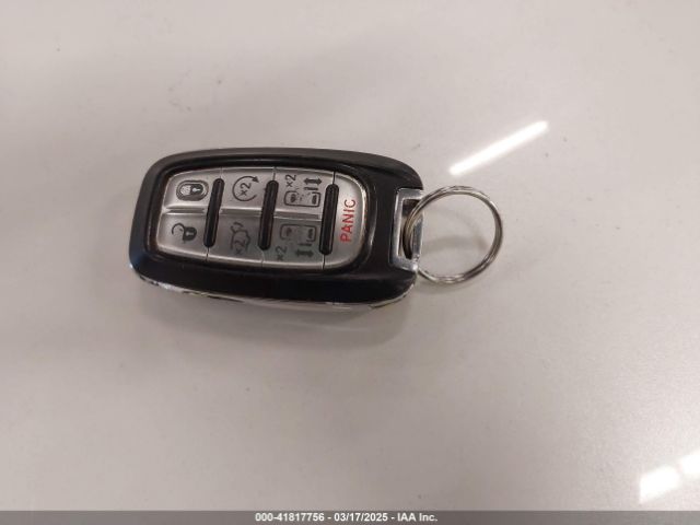2C4RC1DG3LR151663 Chrysler Voyager Lxi