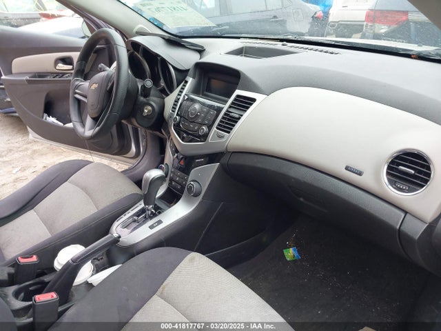 1G1PA5SG6E7275673 Chevrolet Cruze Ls Auto