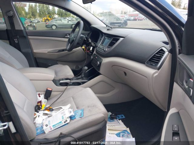 KM8J33A4XHU492339 Hyundai TUCSON SE