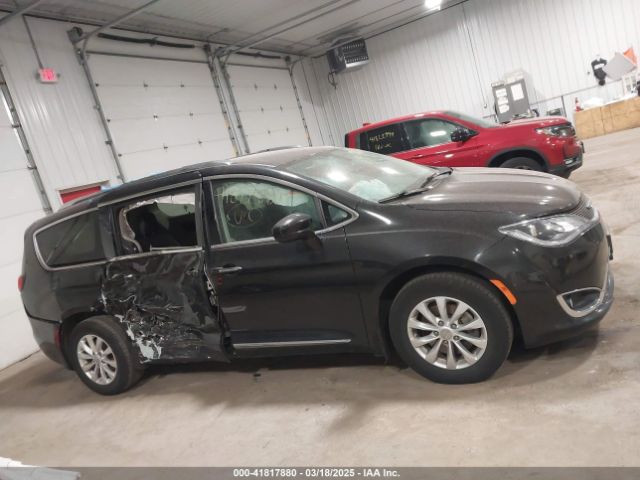 2C4RC1BG2KR730791 Chrysler Pacifica Touring L