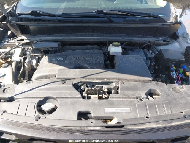 5N1DR2MM0JC654685 Nissan Pathfinder Sv
