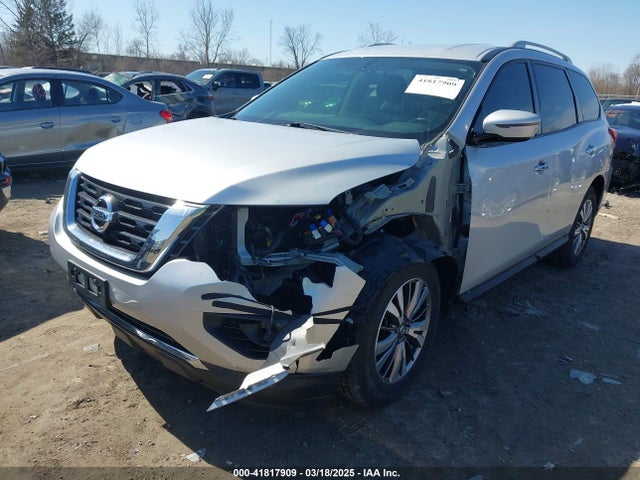 5N1DR2MM0JC654685 Nissan Pathfinder Sv