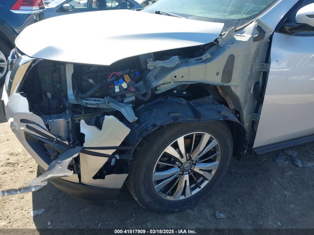 5N1DR2MM0JC654685 Nissan Pathfinder Sv