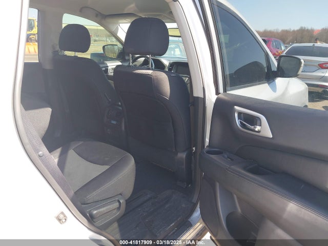 5N1DR2MM0JC654685 Nissan Pathfinder Sv
