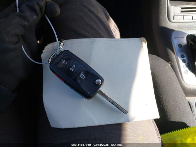 WVGBV7AX1FW568208 Volkswagen TIGUAN S