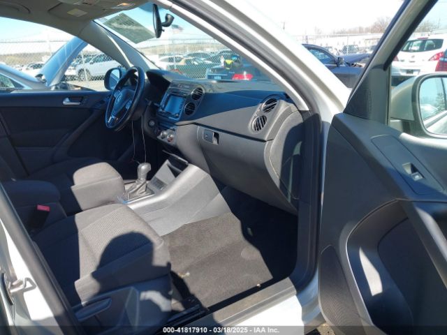 WVGBV7AX1FW568208 Volkswagen TIGUAN S
