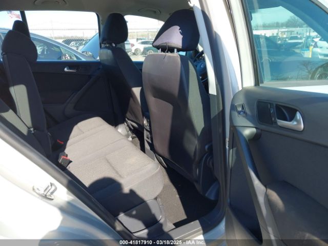 WVGBV7AX1FW568208 Volkswagen TIGUAN S