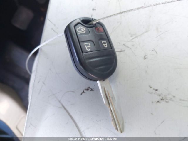 1FAHP2D83JG112297 Ford TAURUS SE
