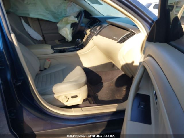 1FAHP2D83JG112297 Ford TAURUS SE