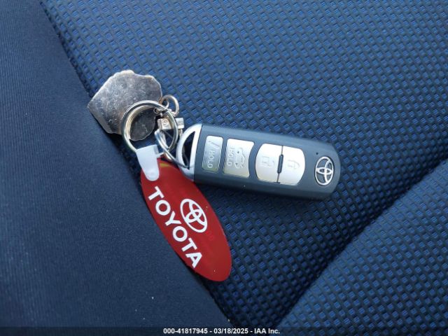3MYDLBYV9KY523922 Toyota YARIS LE