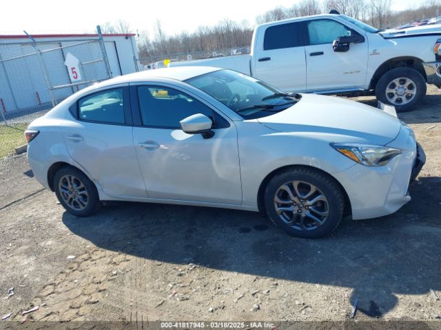 3MYDLBYV9KY523922 Toyota YARIS LE