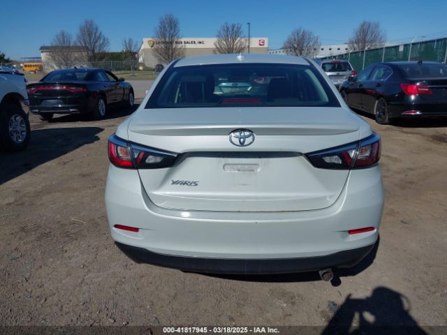 3MYDLBYV9KY523922 Toyota YARIS LE