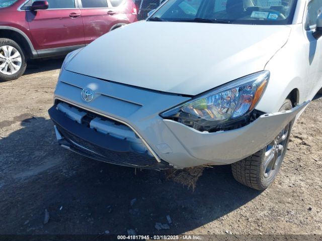 3MYDLBYV9KY523922 Toyota YARIS LE