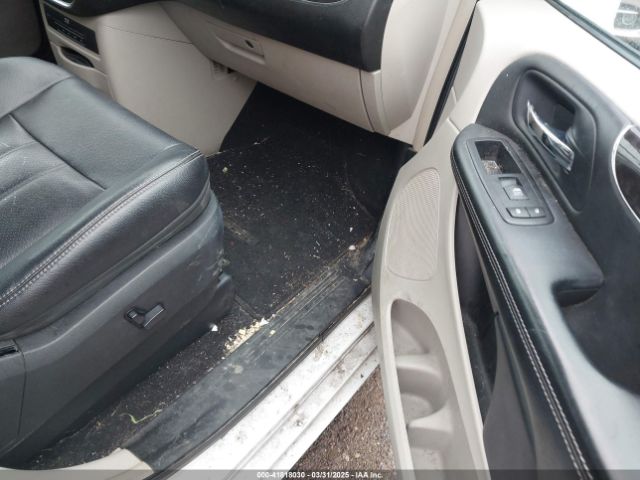 2C4RC1CG0ER257010 Chrysler Town & Country Touring-l