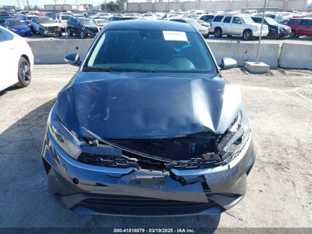 3KPF24AD9PE652758 KIA Forte Lxs