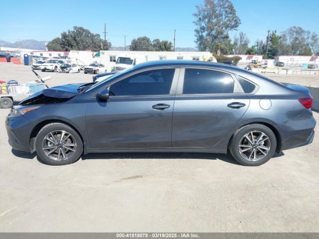 3KPF24AD9PE652758 KIA Forte Lxs