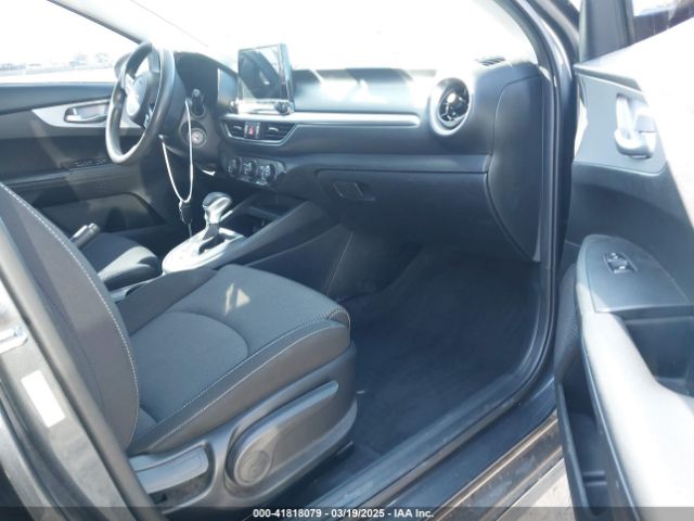3KPF24AD9PE652758 KIA Forte Lxs