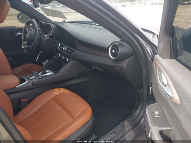 ZARFAMBN1N7656672 Alfa Romeo Giulia Ti Rwd