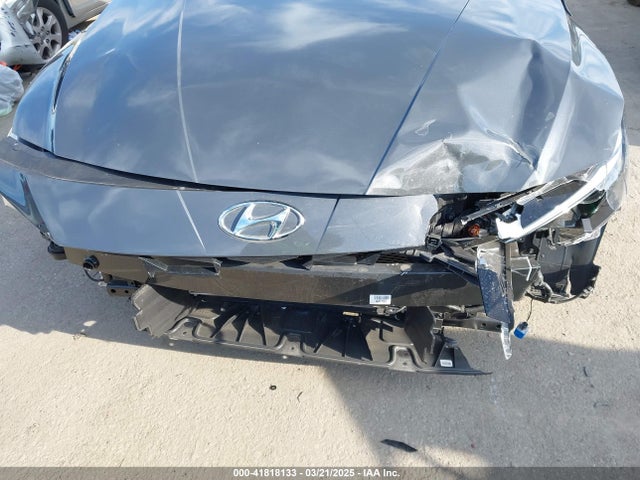 KMHLM4AGXPU595183 Hyundai ELANTRA SEL