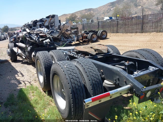 2016 KENWORTH CONSTRUCTION 1XKYD49X8GJ475581 Photo 2