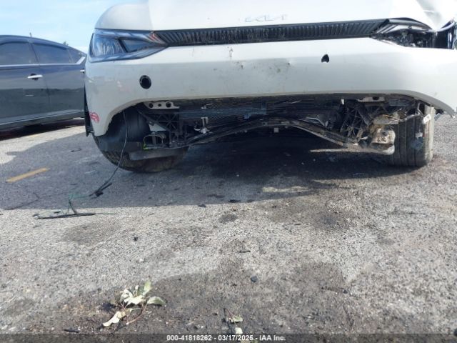 KNDC34LA1R5214852 KIA Ev6 Light Long Range