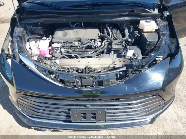 5TDERKEC4NS096097 Toyota Sienna Platinum