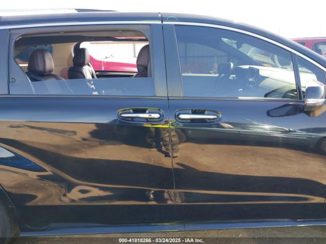 5TDERKEC4NS096097 Toyota Sienna Platinum
