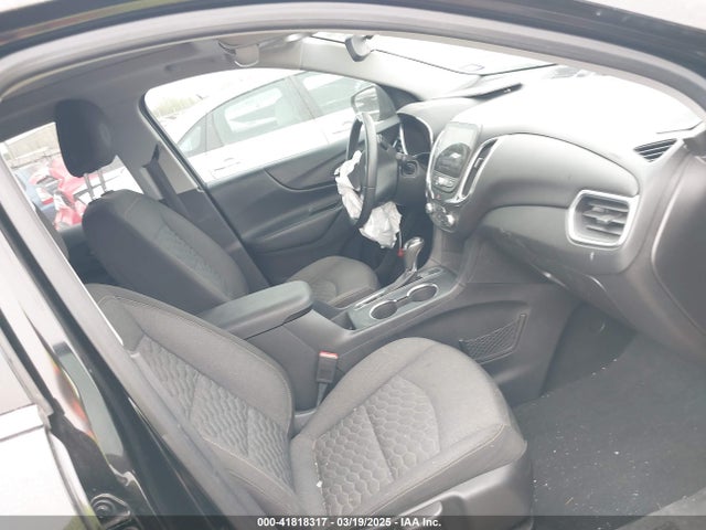 2GNAXKEX5J6243627 Chevrolet EQUINOX LT