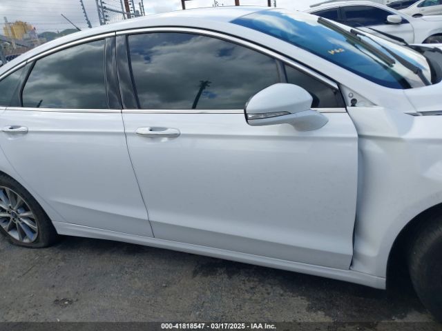 3FA6P0HD5HR294185 Ford FUSION SE