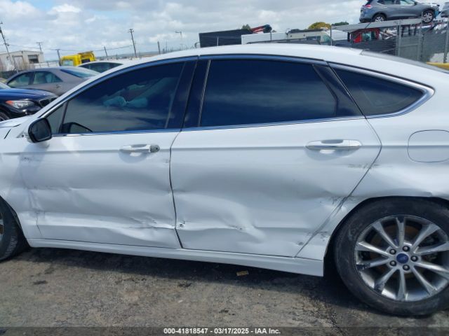 3FA6P0HD5HR294185 Ford FUSION SE
