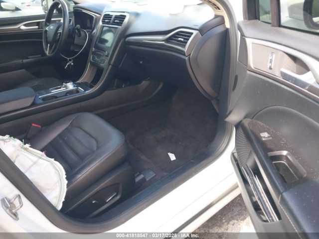 3FA6P0HD5HR294185 Ford FUSION SE