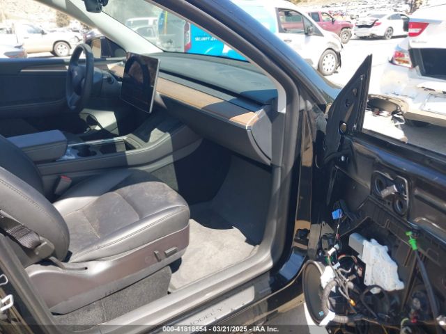 2023 TESLA MODEL Y 7SAYGDEF3PF683118 Photo 4