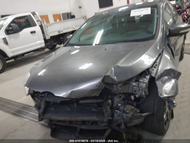 1FADP3K28EL318859 Ford FOCUS SE