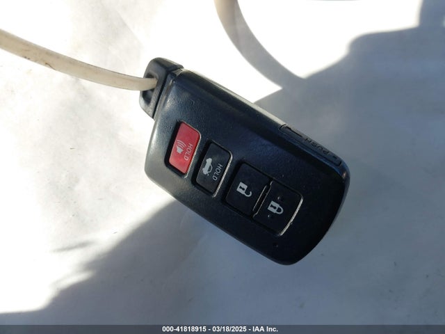 2T1BURHE0JC081848 Toyota COROLLA SE
