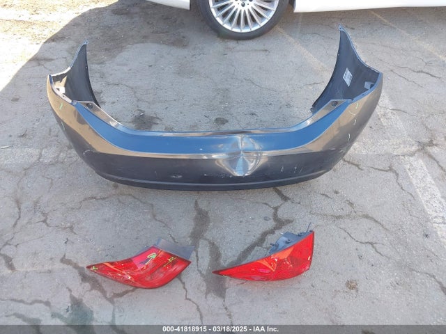 2T1BURHE0JC081848 Toyota COROLLA SE