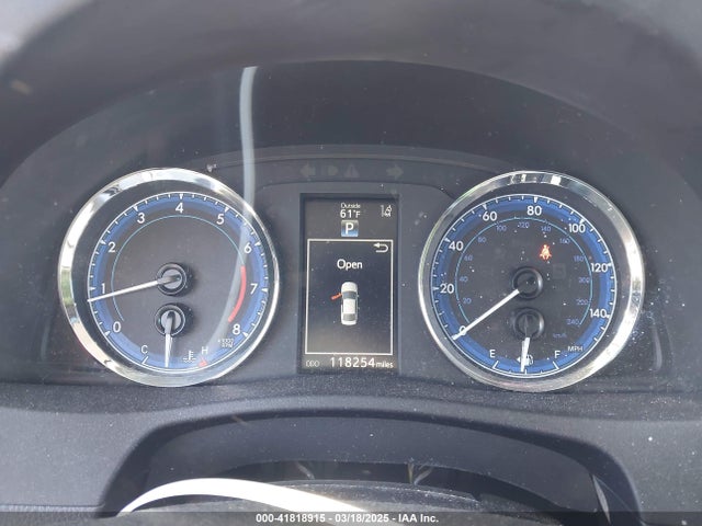 2T1BURHE0JC081848 Toyota COROLLA SE